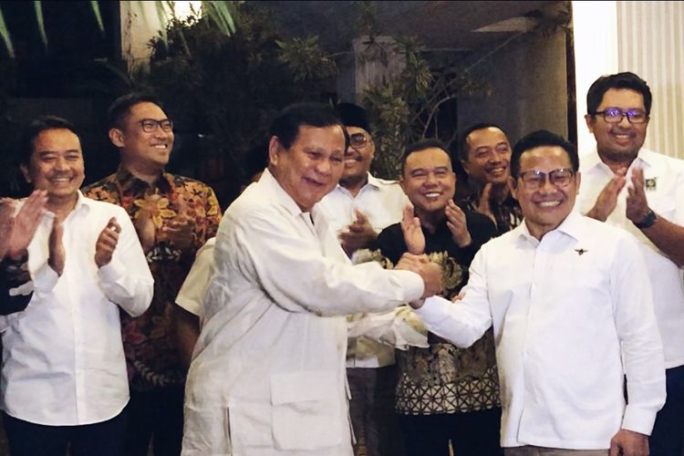 Ketua Umum Partai Gerindra Prabowo Subianto dan Ketua Umum Partai Kebangkitan Bangsa (PKB) Muhaimin Iskandar sepakat membangun kerjasama untuk menghadapi Pemilu 2024. Keduanya bertemu di kediaman Prabowo, Jalan Kertanegara, Kebayoran Baru, Jakarta Selatan, Sabtu (18/6/2022).