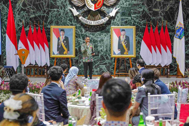 Pj Gubernur DKI Jakarta Heru Budi Hartono terima kunjungan rombongan Indonesia Trek 2024 di Balai Kota DKI, Kamis (4/1/2024).