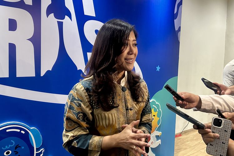 Menteri Komunikasi dan Digital Meutya Hafid saat menghadiri perayaan HUT Kompas.com ke-30, Jagat Literasi yang digelar di Menara Kompas, Jakarta Pusat, Senin (15/9/2025).