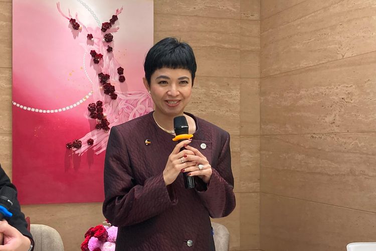 Desainer interior Yuni Jie dalam pembukaan kembali gerai pertama Frank & co. di Indonesia di Pondok Indah Mall 1, Jakarta Selatan, Minggu (5/10/2025).
