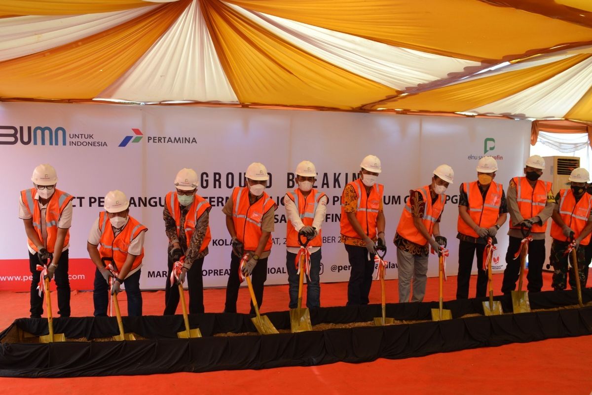 PT Elnusa Petrofin (EPN) anak usaha PT Elnusa Tbk menggelar seremonial peletakan batu pertama (groundbreaking) pembangunan proyek Terminal Liquefied Petroleum Gas (TLPG) Pertamina di Kabupaten Kolaka, Sulawesi Tenggara (Sultra), Jumat, (26/11/2021).