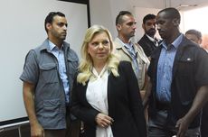 Demonstran Kepung Istri PM Israel di Salon, Pedemo: Negara Terbakar, Dia Potong Rambut
