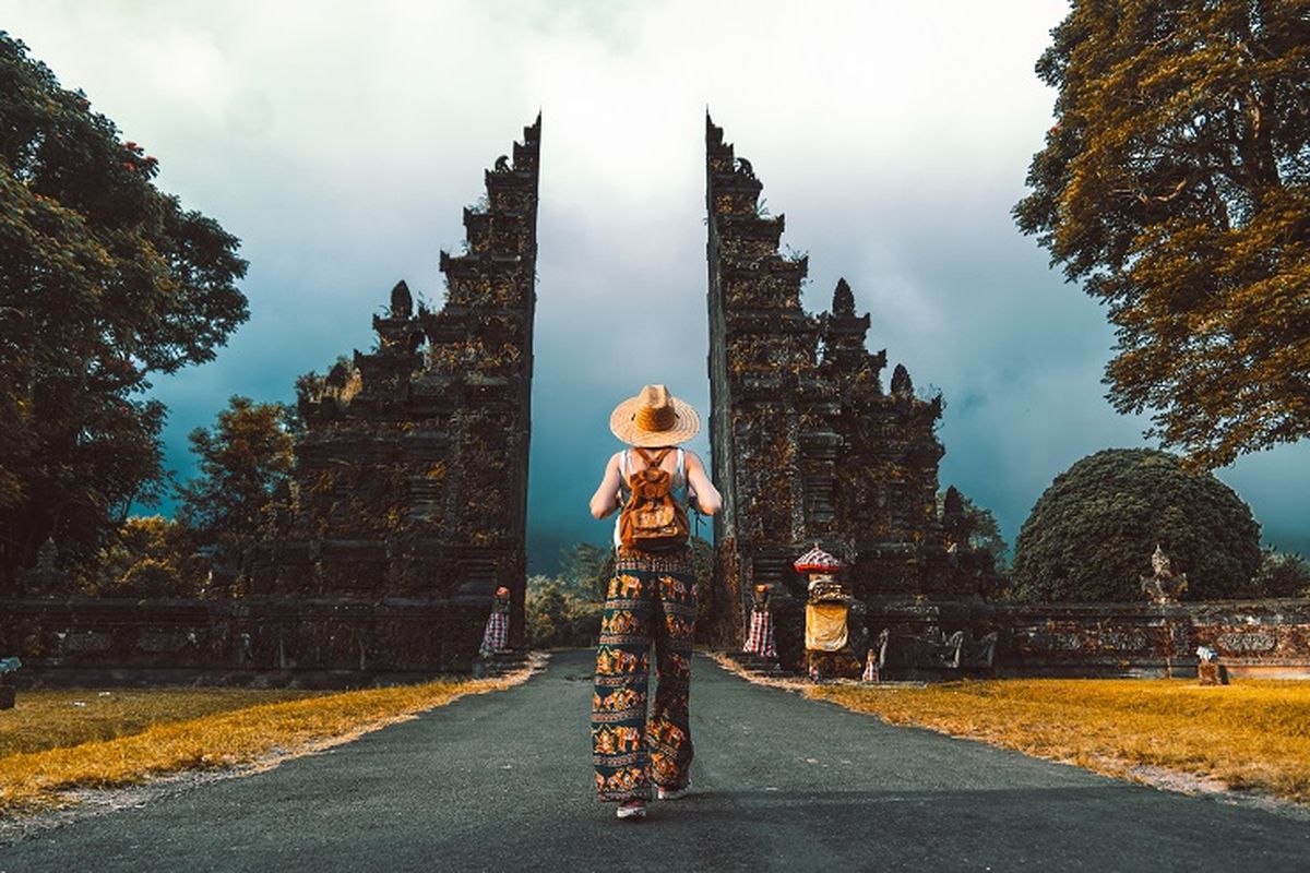 Ilustrasi wisatawan di Bali.