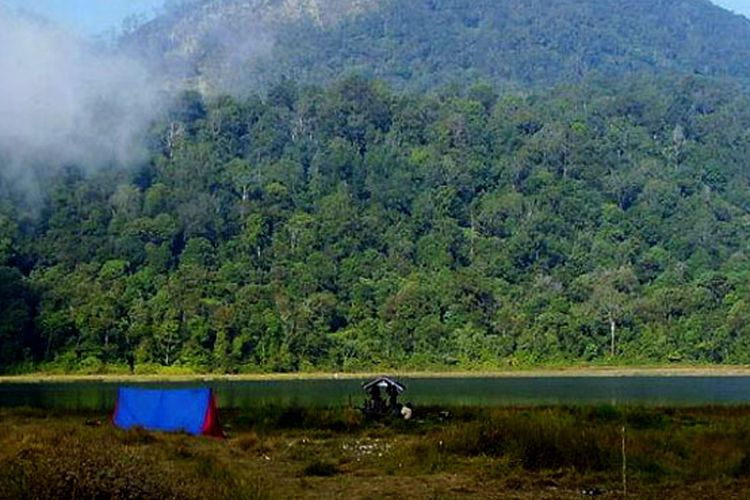 Gunung Argopuro yang dikenal sebagai pemilik trek terpanjang di Pulau Jawa.