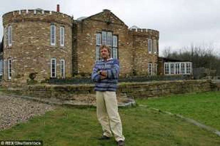 Kastil di Inggris milik petani yang terpaksa dirobohkan karena tidak memiliki izin