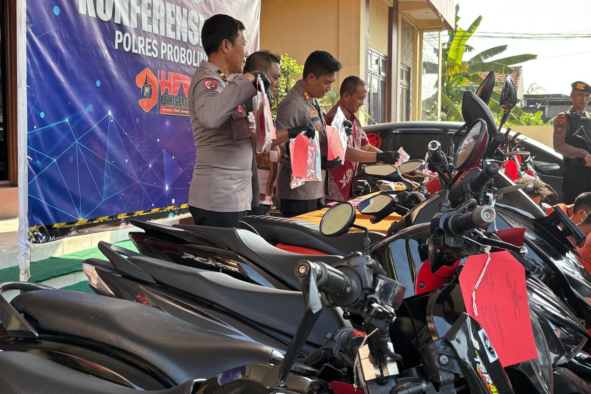 10 unit motor dan 1 unit Honda Jazz dijadikan jaminan untuk membeli sabu kepada Amir si Kobar. 