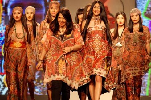 Ada Ghea Panggabean di Islamic Fashion Festival Paris 