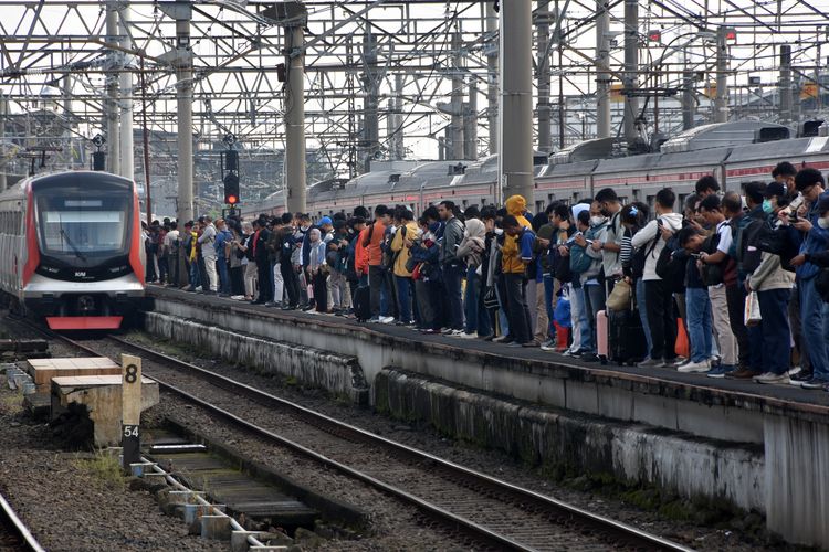 Satgas Pelajar Sisir Stasiun hingga Halte di Bogor-Depok, Larang Siswa Demo 27 Agustus