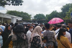 Kronologi Versi Istana dan Warga soal Insiden Rebutan Sembako di 'Open House' Jokowi