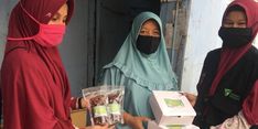 Di Batam, Dompet Dhuafa Bagikan 100 Paket Menu Buka Puasa untuk Dhuafa