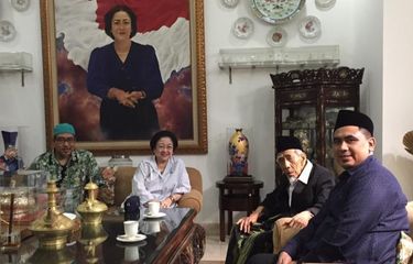 Fakta Kenangan Mbah Moen, Politik Tak Hanya Kepentingan Sesaat ...