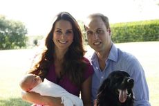 Foto Keluarga, Kate Middleton Jadi Pusat Perhatian