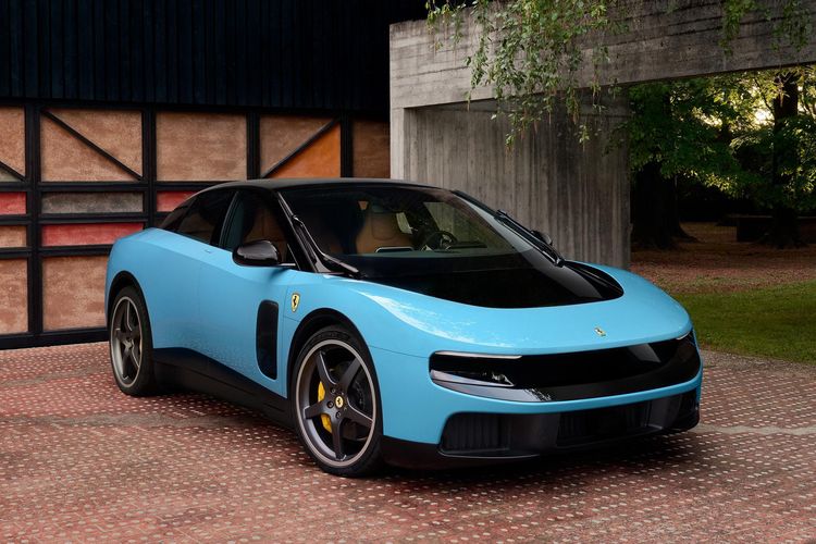 Ferrari Luncurkan Mobil Listrik Pertama Luce, Kecepatan Tembus 310 Km Per Jam