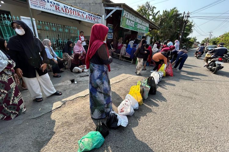 Jasa Penggilingan Daging di Solo Laris Manis, Warga Rela Antre 3 Jam