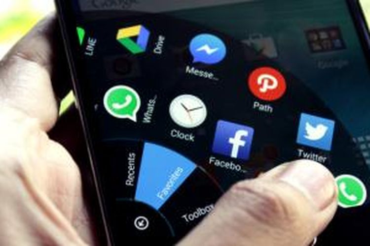 Tampilan aplikasi Lazy Swipe pada smartphone