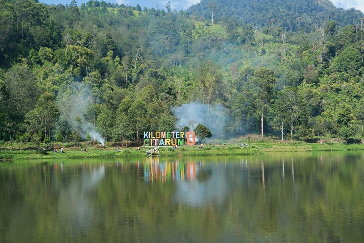 Sungai Citarum membelah Kerajaan Sunda dan Kerajaan Galuh