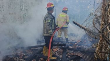 Rumah Kosong di Indramayu Diduga Dibakar ODGJ, Sisakan Puing Bangunan