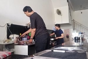Cerita Dion Gratiskan Makanan untuk Mahasiswa Usai Bencana Sumatera, Banyak yang Letih dan Bingung 