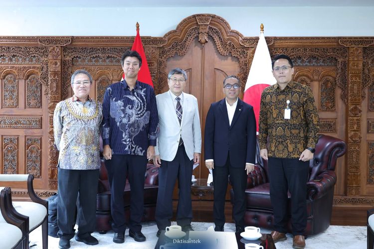 Kemdiktisaintek Kaji Peluang Kerja Sama dengan Jepang untuk Olah Limbah Elektronik dan Bioetanol