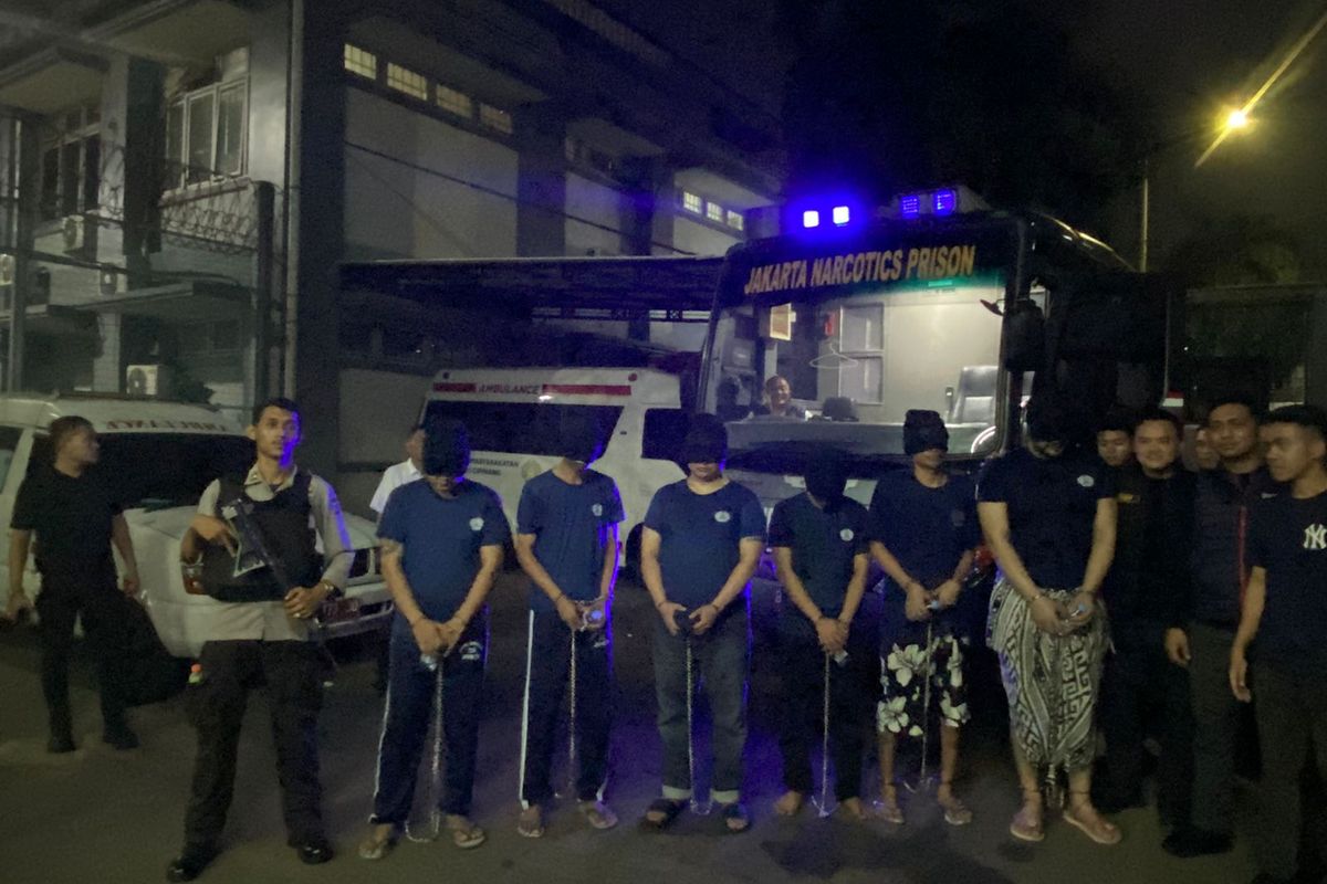 Proses pemindahan Ammar Zoni yang dilakukan pengawalan ketat, Kamis (16/10/2025).