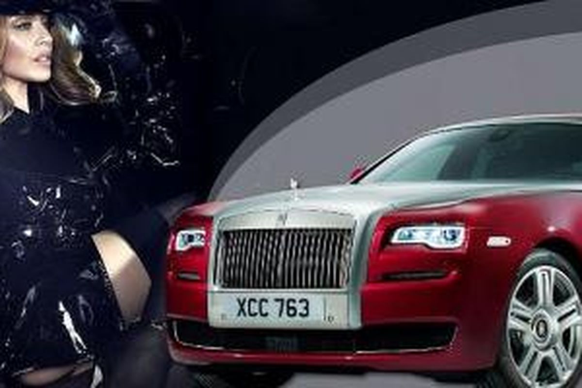 Aksi Kylie Minogue di Rolls-Royce Ghost