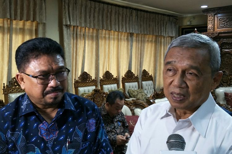Ketua DPP Nasdem Zulfan Lindan (kiri) bersama dengan Ketua PP Muhammadiyah Bidang Hukum dan HAM Busyro Muqoddas ketika ditemui di kantor PP Muhammadiyah, Jakarta, Rabu (6/12/2017).
