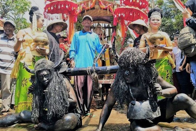 Foto Upacara Adat Kebo Keboan Banyuwangi Sejarah Tujuan Dan