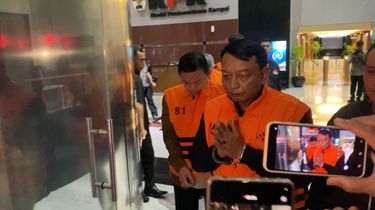 Penampakan Ketua PN Depok Usai OTT KPK: Bungkam dan Gelengkan Kepala