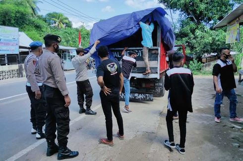 Hendak Manggung di Hajatan Nikah, Grup Orkes 'Kecimol' Dicegat Polisi, Kena Sanksi Push Up