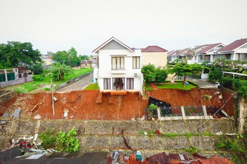 Pemprov DKI Pasang Mobil Pompa dan Alat Berat untuk Tangani Banjir di Ciganjur