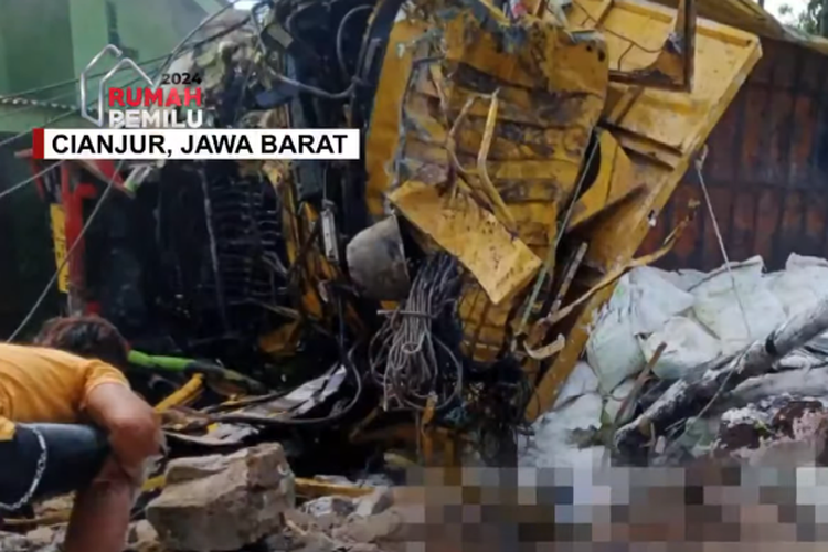 Kecelakaan maut terjadi di  Jalan Raya Cianjur-Sukabumi, tepatnya di Kampung Cipadang, Cianjur, Jawa Barat, Minggu (14/8/2022). Truk  bermuatan trigu menabrak sejumlah mobil dan motor serta sebuah rumah.