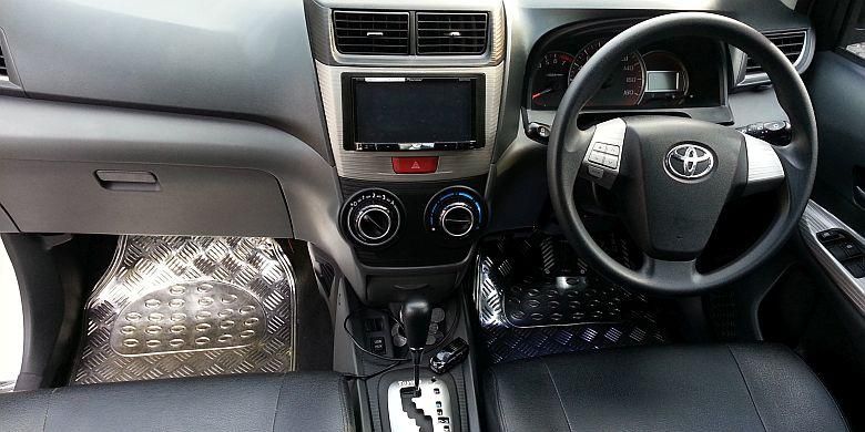 Interior Avanza Veloz yang dibuat nyaman