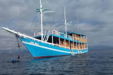 Serunya Keliling Labuan Bajo Naik Kapal Semi Phinisi