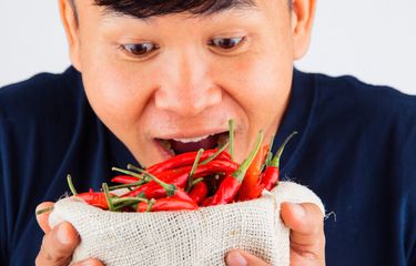 Mengapa Makanan Pedas Bikin Kita Ingusan?