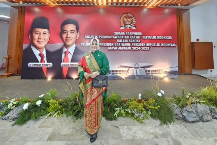 Anggota DPD RI Fahira Idris saat menghadiri Sidang Paripurna MPR RI Pelantikan Presiden dan Wakil Presiden 2024-2029 di Komplek Parlemen, Senayan, Jakarta (20/10/2024).