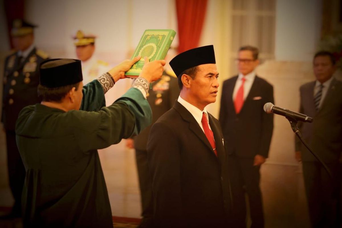 Andi Amran Sulaiman kembali dlantik lagi menjadi Menteri Pertanian oleh Presiden Joko Widodo (Jokowi) di Istana Negara, Jakarta, Rabu (25/10/2023).