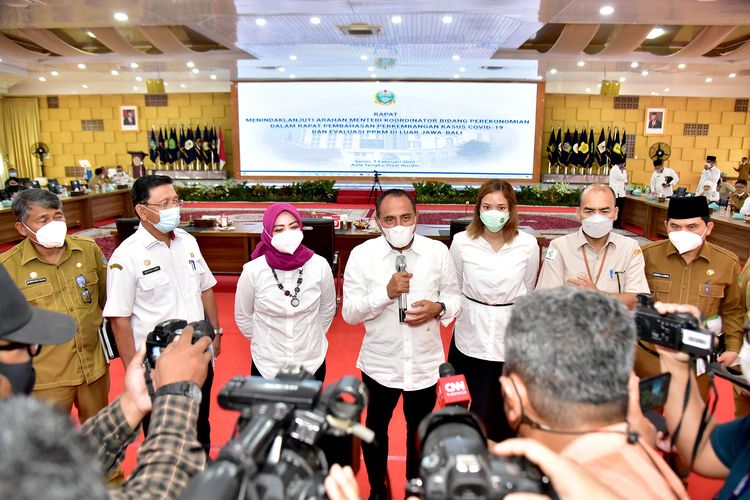 Gubernur Sumut Edy Rahmayadi memberi keterangan pers terkait perkembangan Covid-19 di Sumut.