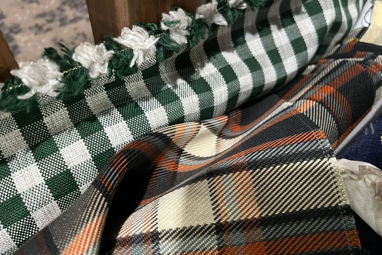 Ilustrasi bahan kain tartan buat retrim jok fabric