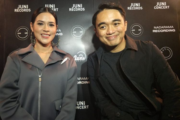 Raisa dan Dipha Barus Saat jumpa pers peluncuran single My Kind of Crazy di CGV Pasific Place, SCBD, Jakarta Selatan, Kamis (18/10/2018).