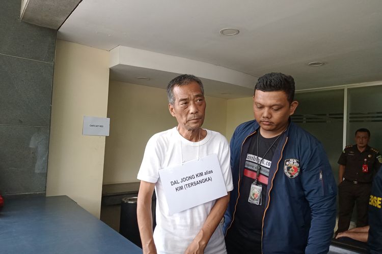 WN Korea Selatan bernama Dal Joong Kim menjadi tersangka kasus pembunuhan petugas imigrasi di apartemen kawasan Tangerang. Foto didokumentasikan pada Rabu (6/3/2024). 