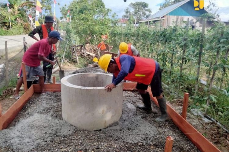 Program Padat Karya Tunai (PKT) bidang permukiman.