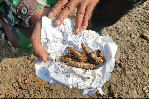 Warga Temukan Ratusan Butir Peluru di Pesisir Mundu Cirebon