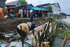 Abrasi Pantai Galesong. Sulsel, Puluhan Rumah dan Kuburan Hilang