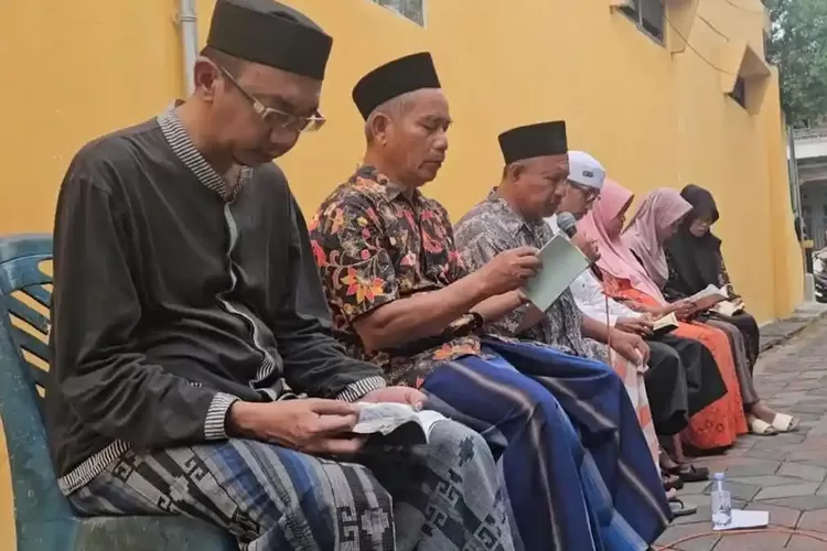 Gelar Doa di TKP Pembunuhan Madiun, Warga Berharap Bagian Tubuh Korban Segera Ditemukan