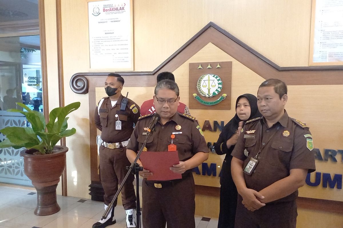 Agus Santoso setelah ditangkap oleh Kejati DIY dan ditetapkan tersangka, Rabu (17/3/2023)