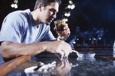 Kecanduan Alkohol Tingkatkan Risiko Kematian Dini 