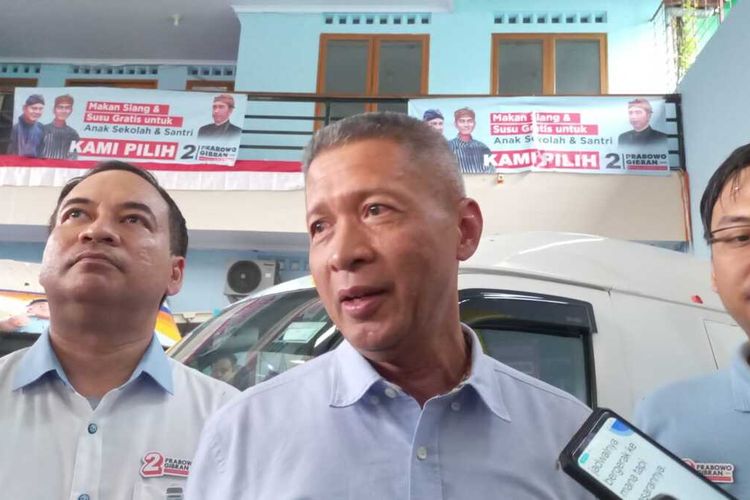 Tim Kampanye Daerah (TKD) Prabowo-Gibran Jateng meluncurkan Food Truck Gemoy di Semarang, Jumat (5/1/2024).