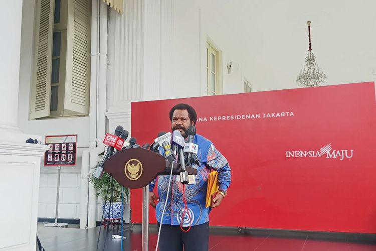 Staf Ahli Kantor Staf Kepresidenab (KSP) Bidang Politik dan Keamanan Lenis Kagoya  di Istana Kepresidenan, Jakarta, pada Senin (27/3/2023).