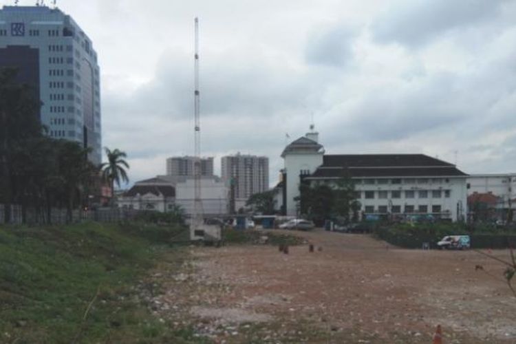 Kondisi lahan eks Palaguna di Jalan Asia Afrika, Bandung. Rencananya Pemprov Jabar akan membangun kawasan komersil di lokasi tersebut. KOMPAS.com/DENDI RAMDHANI