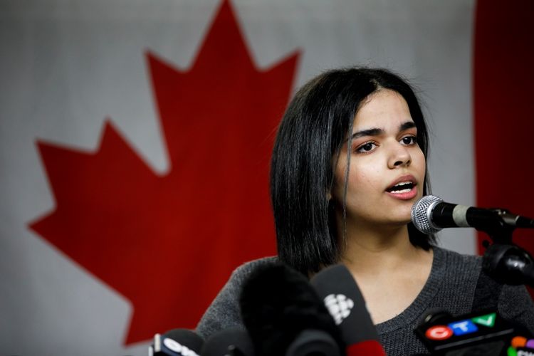 Gadis remaja asal Arab Saudi, Rahaf Mohammed Al-qunun yang kabur dari keluarganya dan mendapat suaka di Kanada.